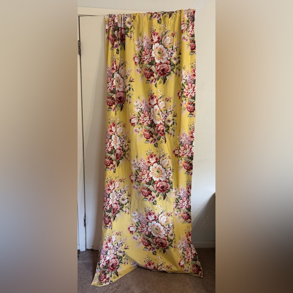 Single Ralph Lauren Brooke curtain panel - Picture 2 of 4